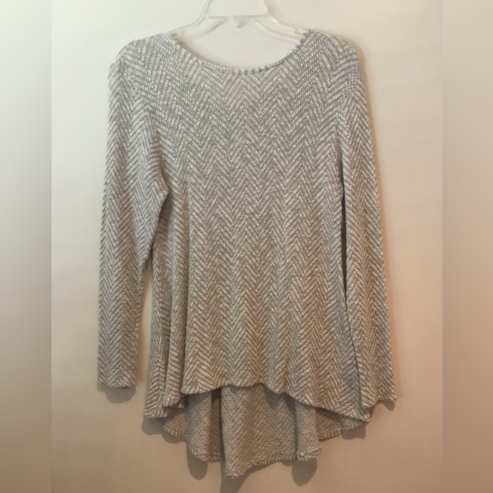 M Altar’d StateWomen's Gray Chevron Knit Sweater